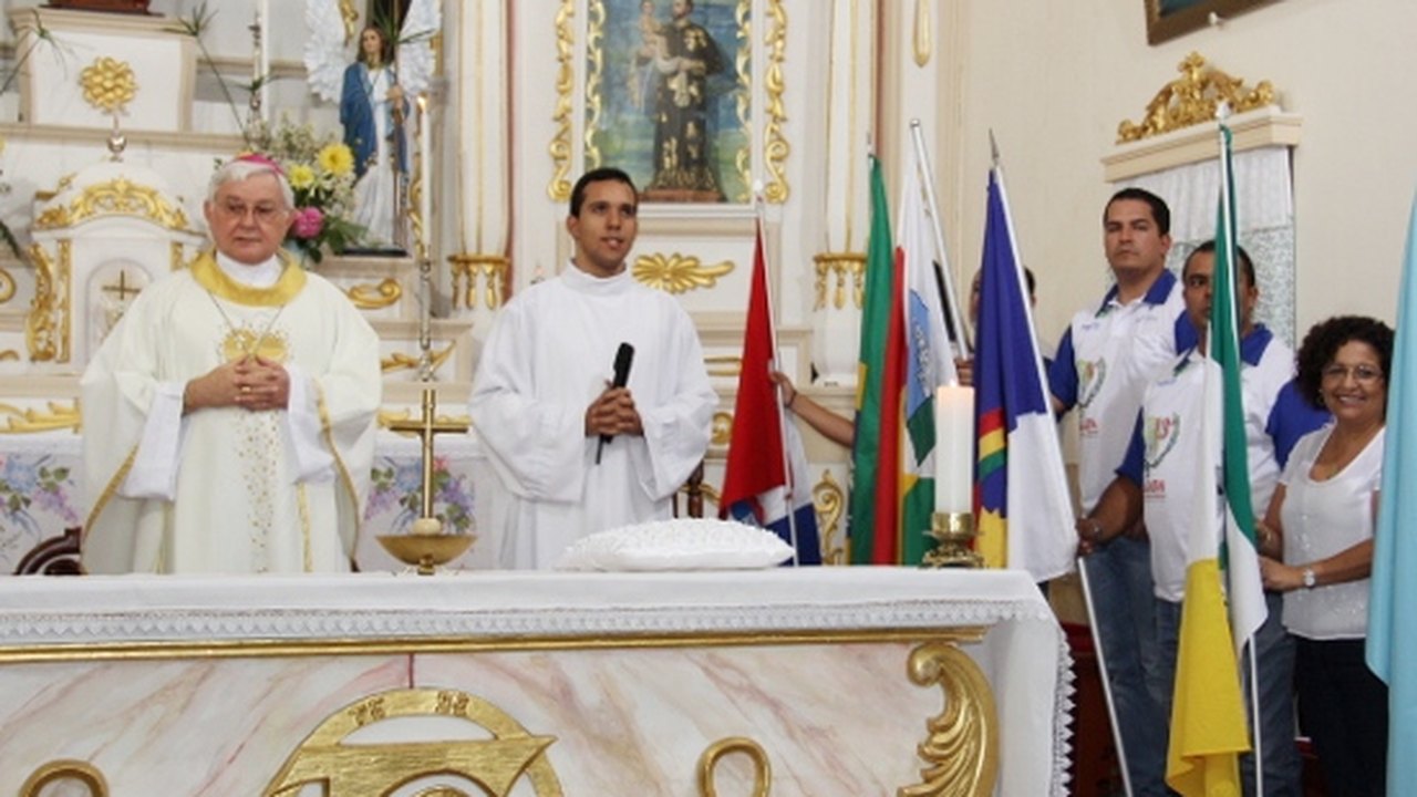 Devotos de Arapiraca participam de missa em Bom Conselho