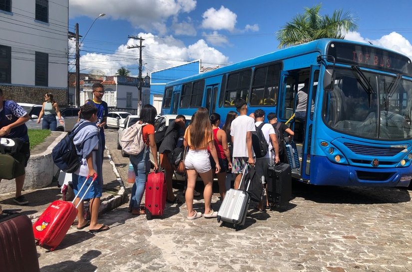 Prefeitura de Penedo viabiliza apoio logístico para estudantes participarem do Jeal 2023
