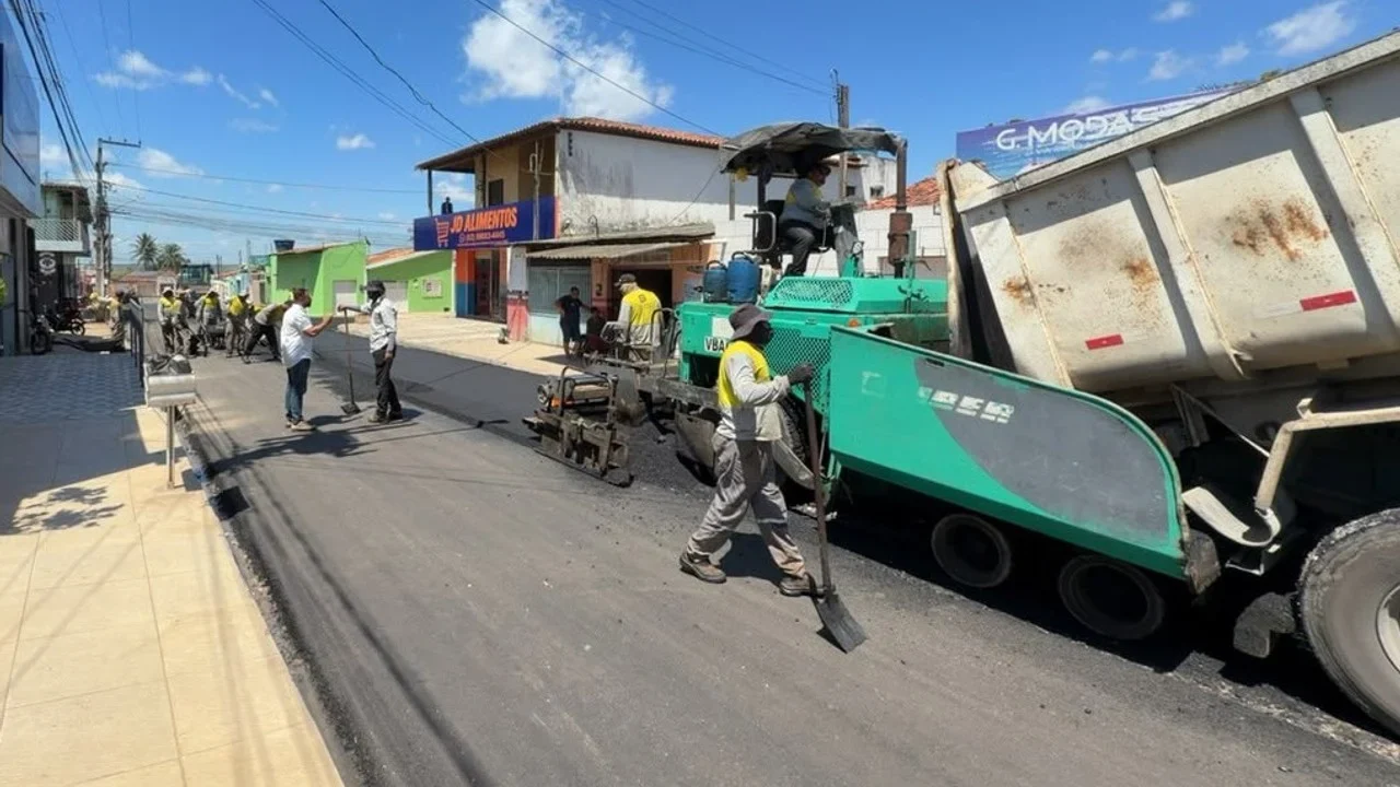 Arapiraca inicia requalificação com 12,1 km de recapeamento no Primavera