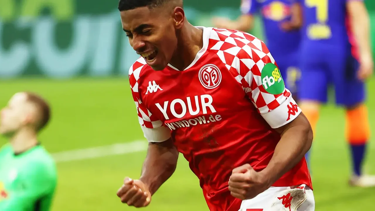 RB Leipzig vence e tira Dortmund do G-4 do Alemão; brasileiro marca em triunfo do Bochum