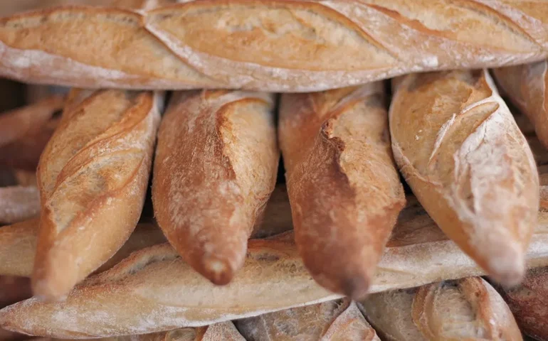 Correio francês lança selo com 'aroma de padaria' das tradicionais baguetes