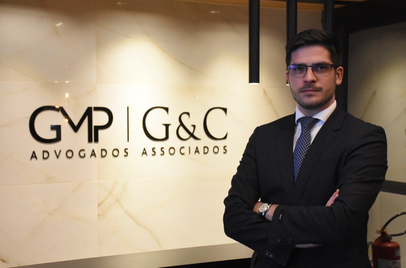 Guia abandonou a trilha: é crime? E se for fora do Brasil?