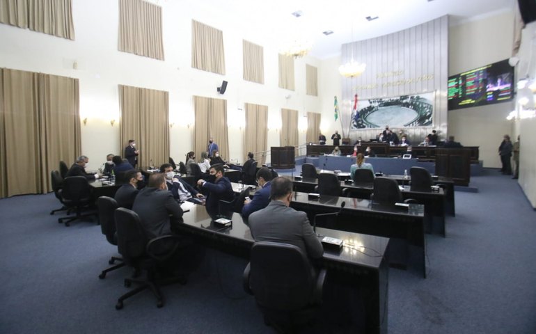 Aprovada extinção do desconto de 14% para aposentados e pensionistas