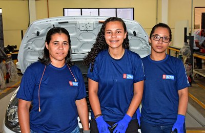 Mulheres são destaque na área de Automotiva do Senai