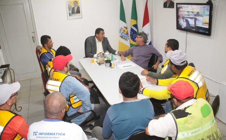 Palmeira: Prefeitura vai padronizar pontos de Taxi e Mototaxi e fazer recadastramento