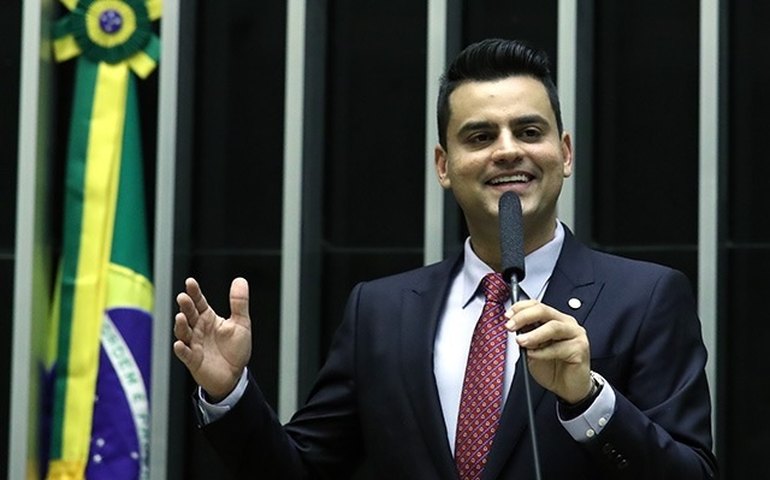 Ameaçado de expulsão no PL, deputado ficou uma semana preso por atirar na direção de funcionário