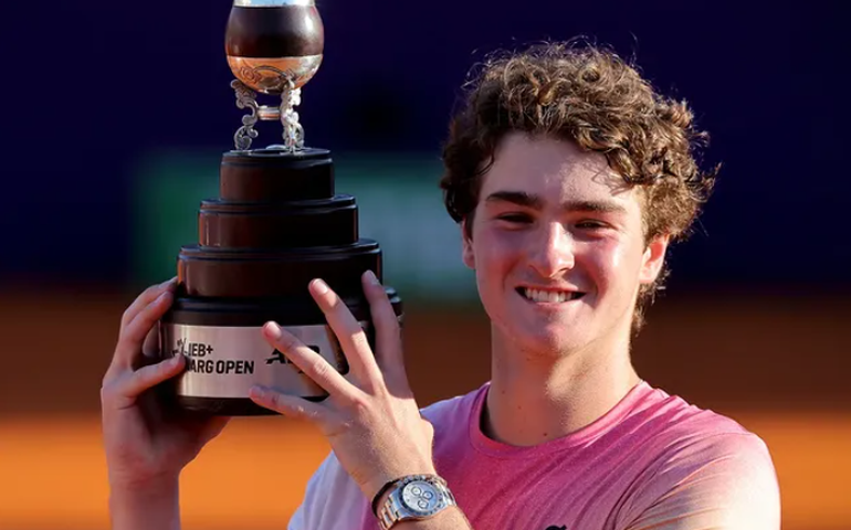 João Fonseca admite surpresa com fama e repercussão de vitórias: 'Muita coisa mudou'