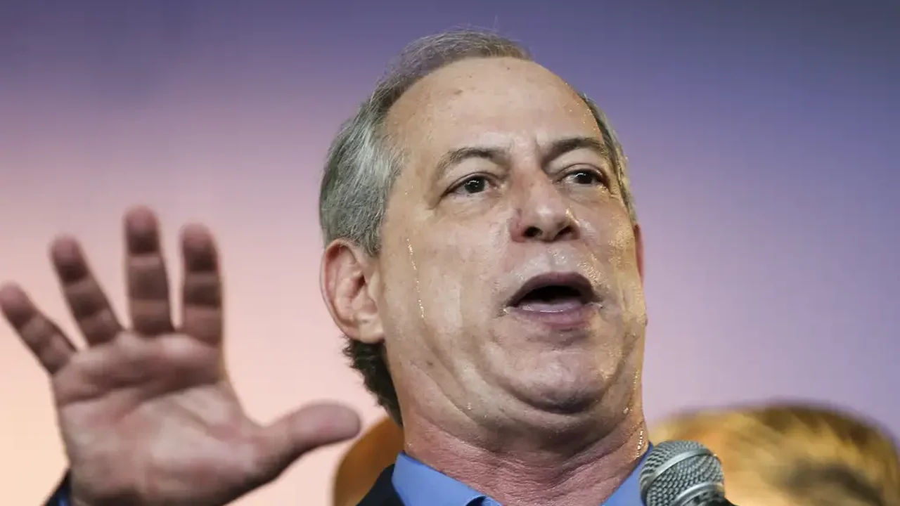 Ciro diz que 'não viu e não vai ver' vídeo de Michelle e que crise com Flávio Bolsonaro não envolve 'paróquia' do Ceará