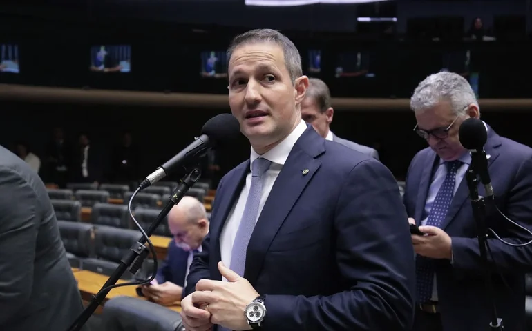 Após críticas, Derrite apresenta quarta versão do projeto de lei antifacção