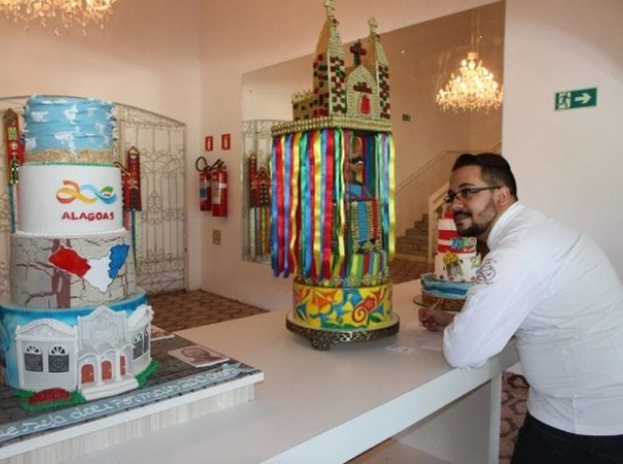 Bicentenário inspira decoradores bolos em concurso especializado