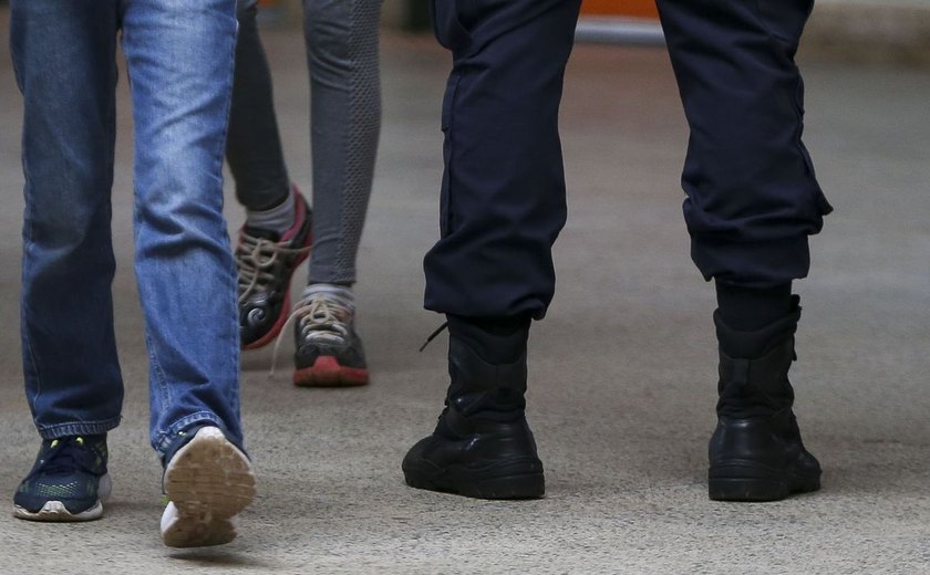 Tribunal de Contas suspende programa de escolas cívico-militares de MG