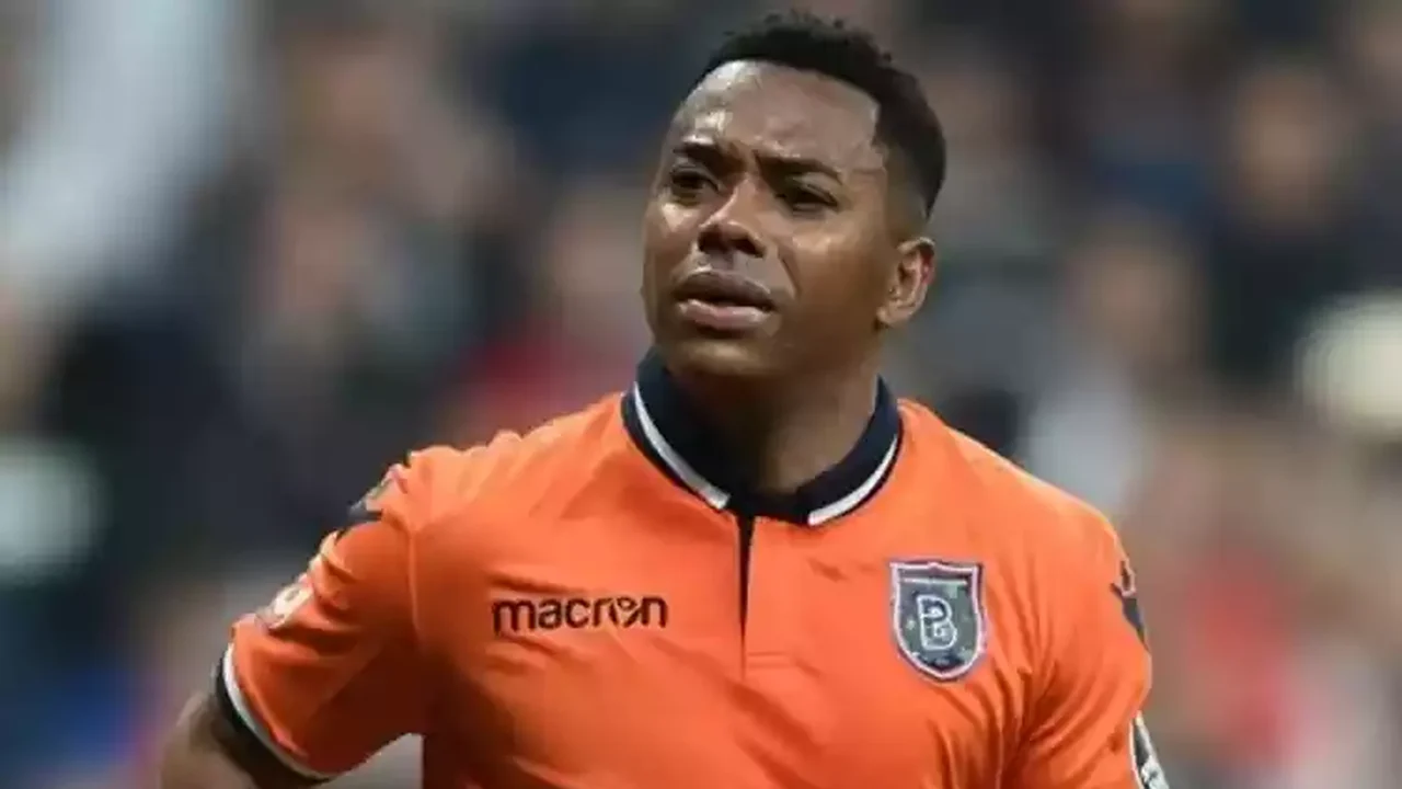 Condenado, Robinho pode cumprir pena no Brasil; entenda
