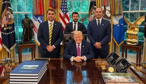 Membros da família bolsonaro junto ao presidente Trump. Fonte: Internet