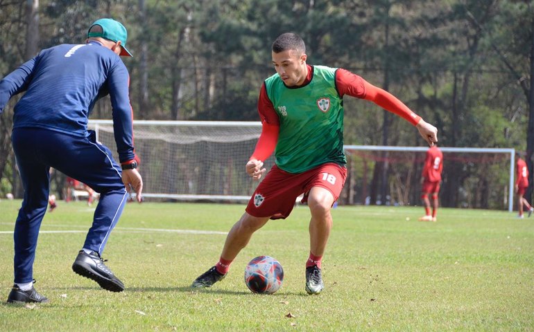 Guarani oficializa contratação do atacante Luccas Paraizo, da Portuguesa, até 2027