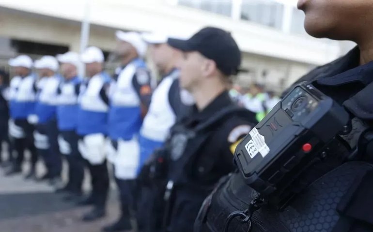 Rio inicia utilização de câmeras em fardas de 1,6 mil policiais militares