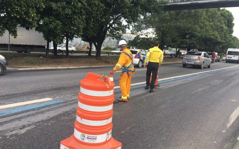 Trecho da Avenida Durval de Góes Monteiro será parcialmente interditado até este sábado (30)