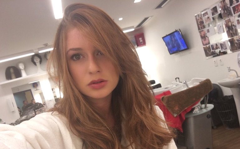 Marina Ruy Barbosa muda visual pela primeira vez e fica loira; veja fotos