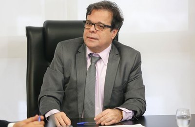 Tutmés Airan agradece apoio de farmacêuticos à campanha Sinal Vermelho, do TJAL