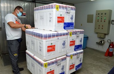 Alagoas recebe mais 44.750 doses de vacinas e já inicia distribuição para municípios 