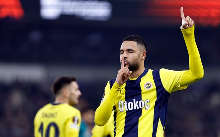 Fenerbahçe de José Mourinho vai às oitavas da Liga Europa e Ajax avança de maneira heroica