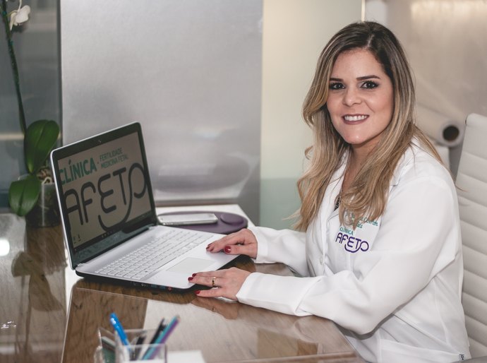 Especialista em fertilidade humana ajuda casais que desejam ter filhos