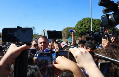 Maioria da 1ª Turma do STF vota por manter cautelares contra Bolsonaro