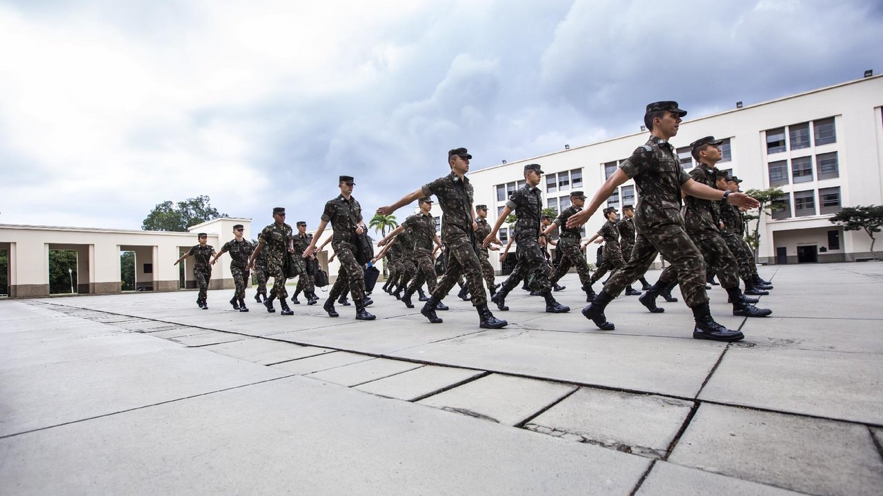 Covid-19 chega à academia do Exército