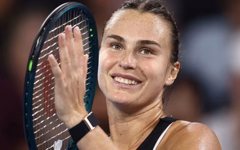 Sabalenka avança às quartas em Roland Garros; Swiatek protagoniza virada épica