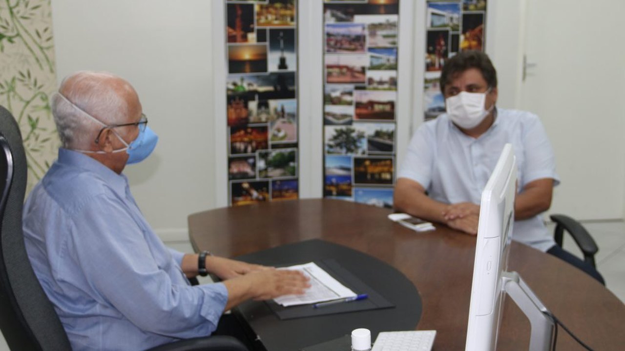 Prefeito se reúne com presidente da câmara municipal para discutir enfrentamento à covid-19