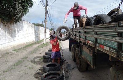 Parceria institucional recolhe e dá destino correto para pneus descartados em Penedo