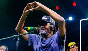 Edson Gomes se apresenta neste domingo (28), em Coruripe