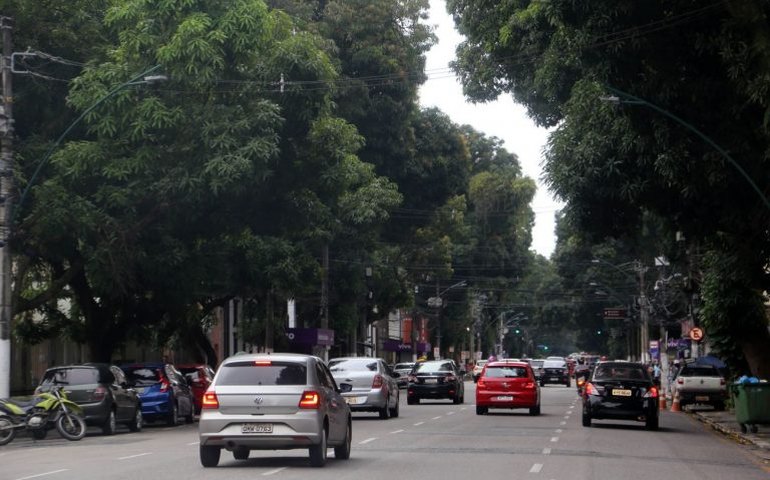 Câmara cria comissão para analisar isenção de IPVA para veículos antigos; ouça