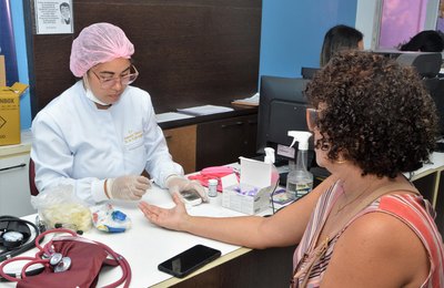 Sesau encerra campanha Outubro Rosa com ação de conscientização voltada para servidoras