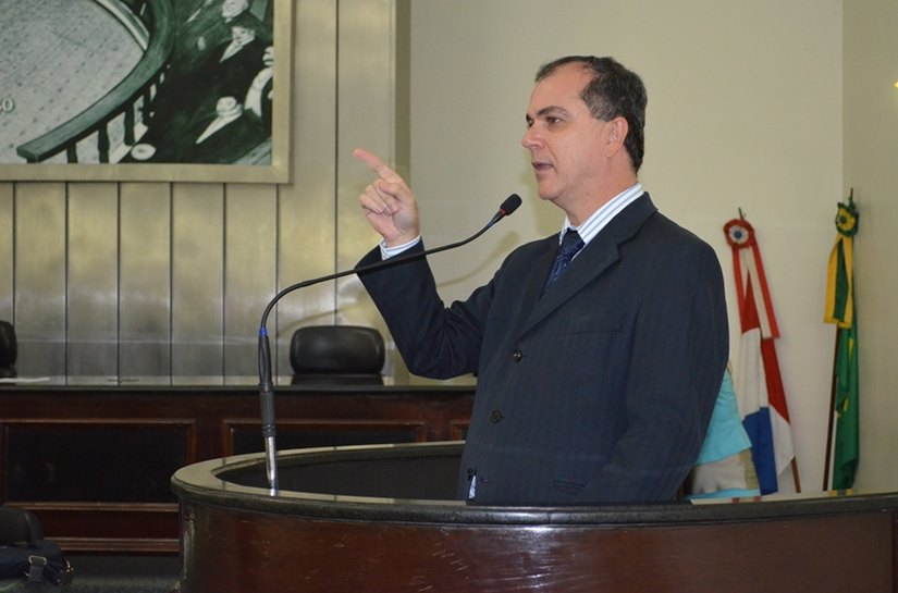'O trabalho do deputado não se resume ao plenário', afirma Ronaldo Medeiros