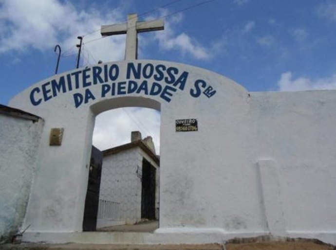 Cemitérios de Santana do Mundaú recebem melhorias para Dia de Finados