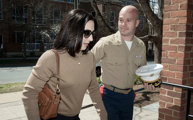 Suprema Corte da Virgínia determina que a adoção de um órfão de guerra afegão pela Marinha dos EUA será válida