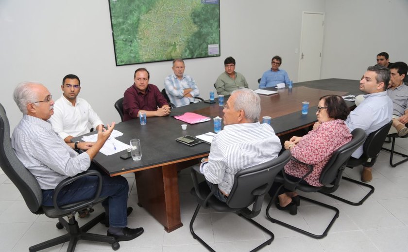Teófilo se reúne com FGV para realizar diagnóstico administrativo do município