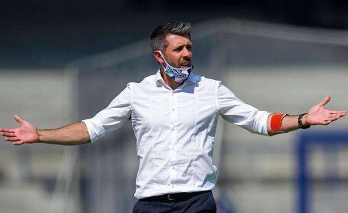 O técnico uruguaio Paulo Pazzolano O técnico uruguaio Paulo Pazzolano