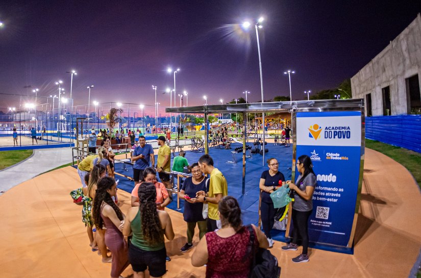 Moradores comemoram revitalização de praça no Osman Loureiro: 'Esperança de dias melhores'