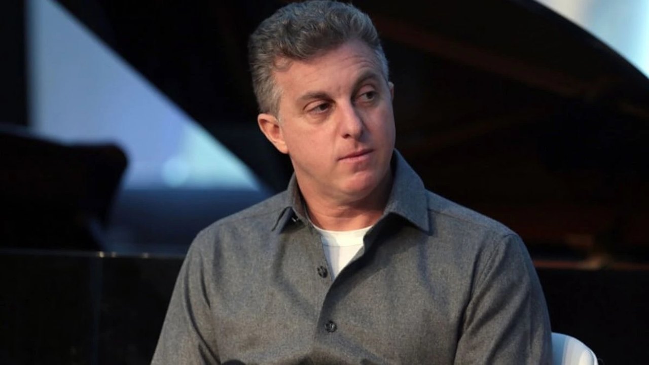 Huck pede desculpas por pergunta sobre George Floyd no ‘Domingão’: ‘Errei’