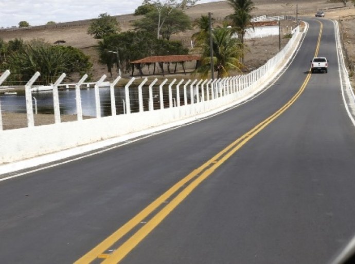 Renan Filho autoriza recuperação de vias urbanas no Litoral Norte nesta segunda