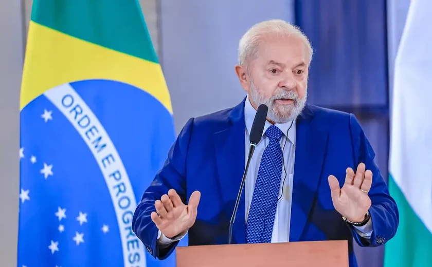 Lula e Putin lamentam cancelamento da viagem do brasileiro à Rússia