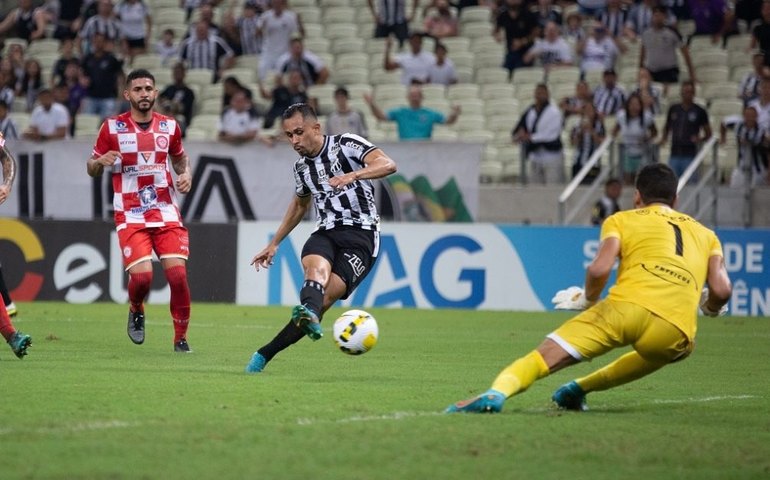Vasco derrota Guarani, ultrapassa Grêmio e assume o 3º lugar da Série B