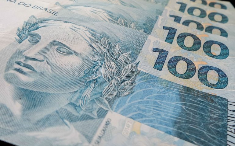 Economia brasileira cresce acima do esperado e atinge recorde histórico