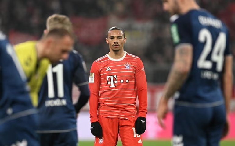 Bayern tropeça, RB Leipzig goleia e encosta na liderança do Campeonato Alemão