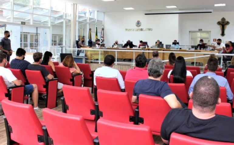 Câmara de Ilhabela aprova aumento de 27% e prefeito vai ganhar R$ 30 mil