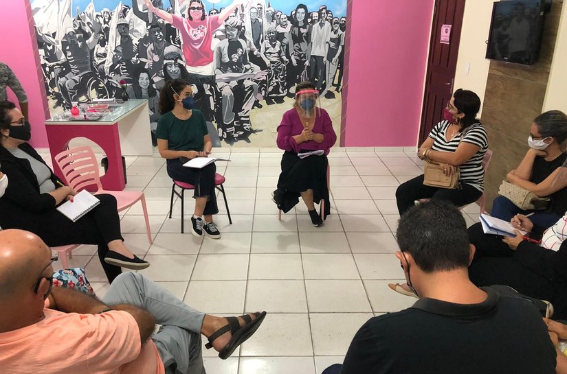 Teca Nelma se reúne com professores da Reserva Técnica que aguardam convocação