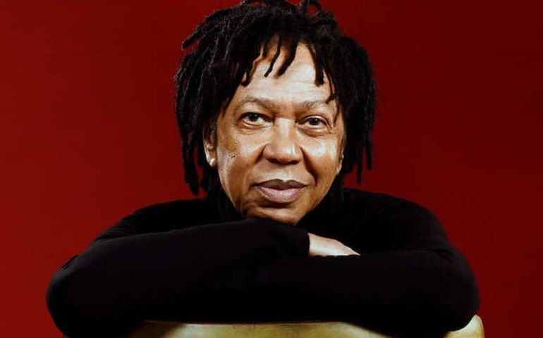 Djavan estreia turnê mundial em Maceió no dia 31 de março
