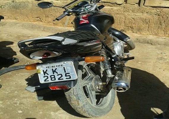 PM prende jovem por receptação de moto roubada em Maragogi
