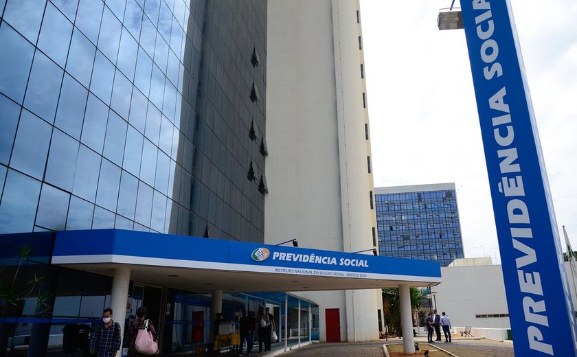 Moraes dá dez dias para INSS ter plano para revis﻿﻿﻿ão da vida toda